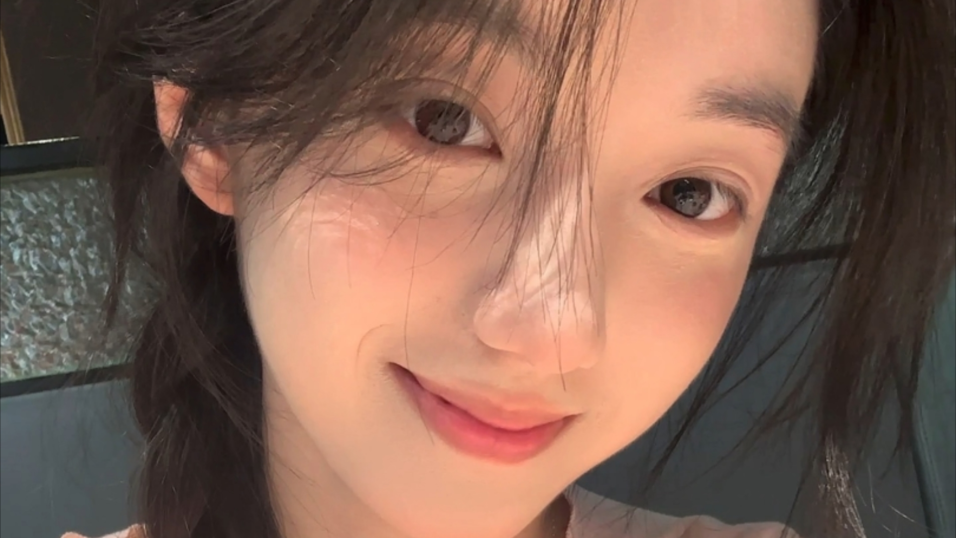 对爱泼斯坦案改口后，特朗普陷入多重“围攻” | 国际识局